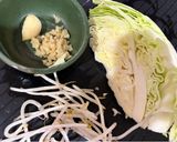 餃子🥟(備忘録)と黒豆もやし炒め♪作り方2写真