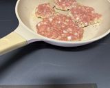 パン粉なし！片栗粉でふわ豚肉ハンバーグ作り方2写真