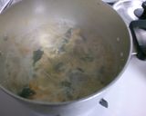 簡単 鶏肉 ごぼう ワカメの 中華スープ作り方8写真