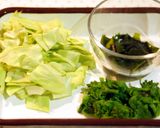 春の香り❀菜の花＊春キャベツのお味噌汁作り方1写真