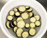 茄子と鳥ひき肉炒め★バジル＆ライム風味作り方1写真