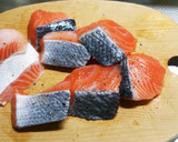 春の香り☆新たまねぎとサーモンの中華炒め作り方1写真