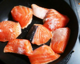 春の香り☆新たまねぎとサーモンの中華炒め作り方3写真