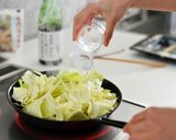春キャベツとイカの醤油炒め作り方4写真