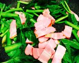 短時間で作るベーコン明日葉炒め！作り方2写真