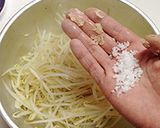 レンチン【もやしと人参の優しいナムル】作り方5写真