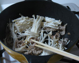 えのきと豚肉の大根おろし炒め～梅風味～作り方2写真