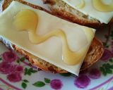 朝食に♬おやつに♬簡単！蜂蜜チーズサンド作り方4写真