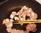 衝撃の柔らかさ！！鶏むね肉のキムチ炒め☆作り方3写真