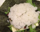 鶏肉の麦みそ漬けとチーズのおにぎらず作り方15写真