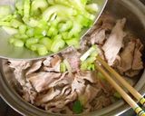 ご飯がすすむ！豚肉とセロリのマヨピリ炒め作り方3写真
