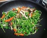 簡単で美味しいリピ確実！鶏肉と豆苗炒め作り方5写真