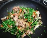 簡単で美味しいリピ確実！鶏肉と豆苗炒め作り方6写真