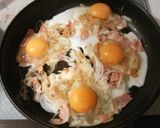 朝食に♪新玉ねぎたっぷり目玉焼き作り方3写真