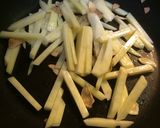 沖縄ポークと新じゃがチーズ炒め作り方3写真