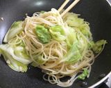 キャベツと桜えびのパスタ パクチー添え作り方4写真
