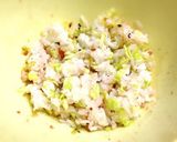 お弁当や朝食に＊梅と春キャベツのおにぎり作り方1写真