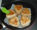ガーリック風味のチーズ入り焼きおにぎり作り方5写真
