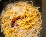 材料3つ♪具なしパスタで昼食♪バター醤油作り方1写真