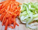 セロリと人参とイカの中華風炒め作り方1写真