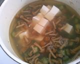 朝食！　オクラ　なめこ　豆腐の　味噌汁！作り方5写真