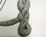 黒ごまパン♪編み込み成型写真付き！作り方6写真