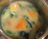 南瓜とほうれん草のミルク味噌汁作り方4写真