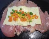 鶏胸肉でミックスベジとチーズ巻き♪作り方2写真