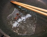 旨みたっぷり!こまツナ炒め作り方1写真