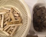 ごぼうと豚バラの炊いたん作り方1写真