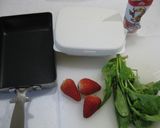 サラダほうれん草とイチゴの炒め物作り方1写真
