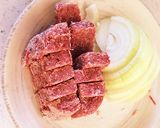 簡単手間なし♪玉ねぎとコンビーフの炒め物作り方1写真