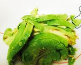 簡単☆胡麻アボカド作り方1写真