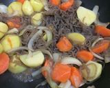 油揚げと麩で節約〜！肉なし肉じゃが作り方4写真