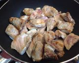 豚なんこつで作るみそ味の鍋作り方1写真