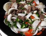 疲労回復に！豚肉と新玉ねぎの甘酢炒め作り方4写真