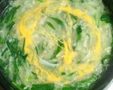 キャベツを食べるニラ玉スープ作り方4写真