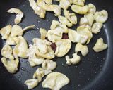 鶏皮とキャベツの甘辛コチュジャン炒め作り方3写真