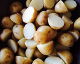新じゃがと菜の花のアリオリソース和え作り方2写真