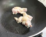 生姜の香り豊かな鶏手羽中と大根の煮物作り方1写真