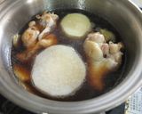 生姜の香り豊かな鶏手羽中と大根の煮物作り方3写真
