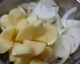 とろーり♪新じゃがと新玉ねぎで春の煮物✿作り方1写真