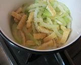 セロリと油揚げの炒め煮作り方2写真