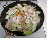 豚肉・ねぎ・大根葉・ちくわの炒め物作り方8写真