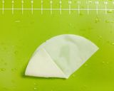 春巻きの皮でとんがり帽子♩作り方1写真