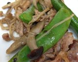 スナップえんどうと豚肉とキノコの炒め物☆作り方5写真