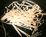 超簡単＊えのきのバター胡椒炒め作り方1写真