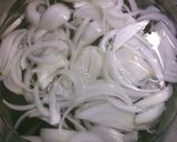 新玉ねぎと　アスパラの　わさび醤油サラダ作り方1写真