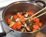 定番！おふくろ！根菜だらけの筑前煮作り方4写真