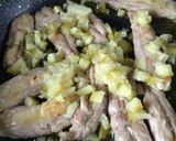 鶏セセリのネギ塩レモン炒め作り方3写真
